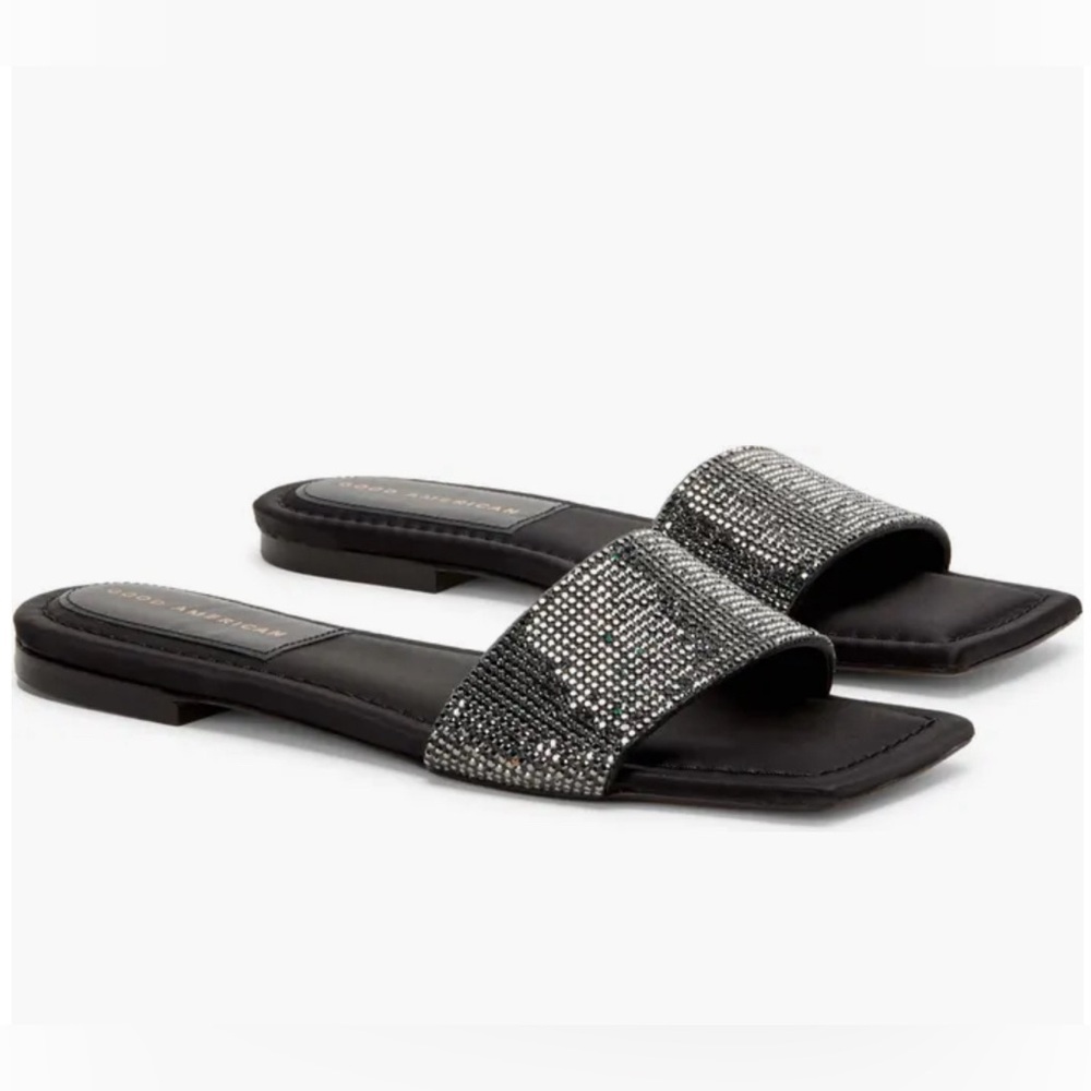 Good American Crystal Crush Standout Slide
Sandal - Picture 3 of 13